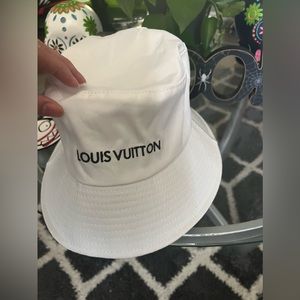 Fashion white bucket hat